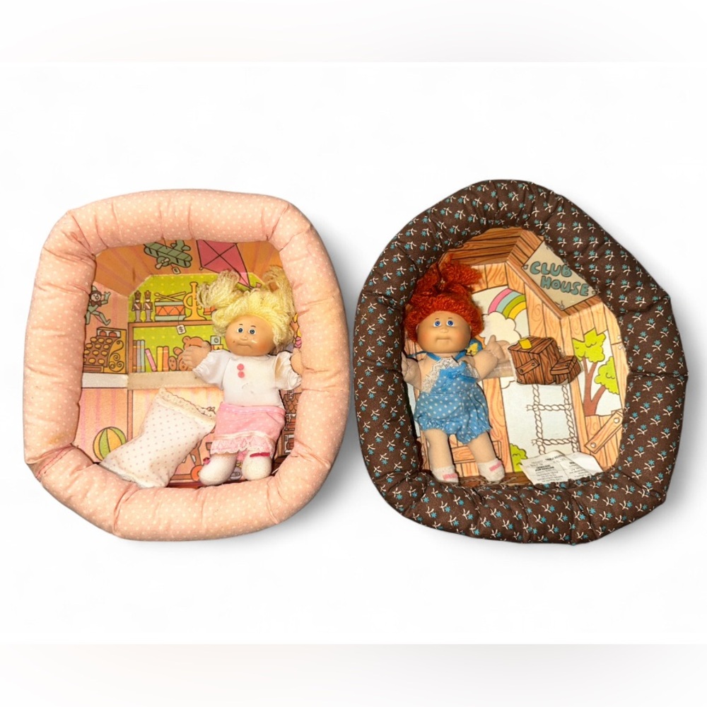 Vintage 1983 Cabbage Patch kids Pin-Ups 

Set of 2